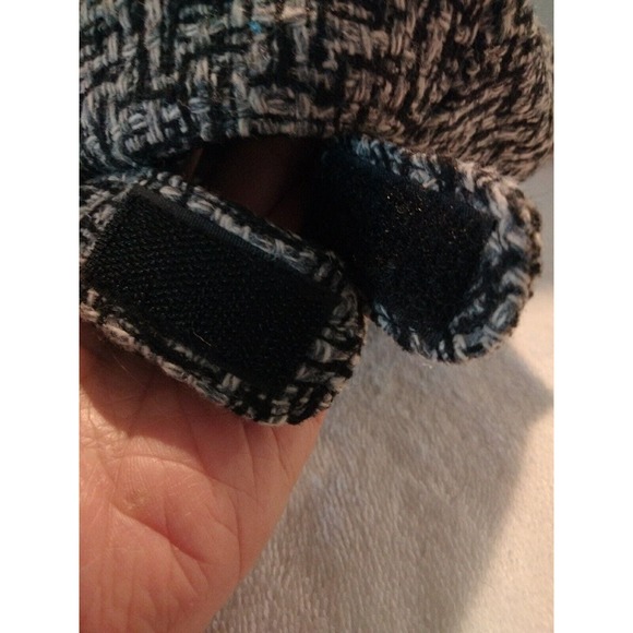 Betmar New York Women Cabbie Wool Blend Tweed Black White Hat - Picture 6 of 10